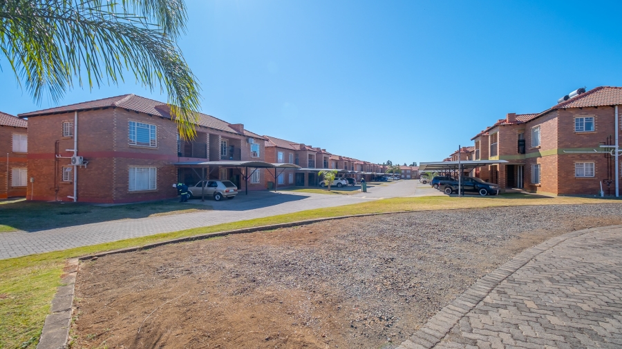 2 Bedroom Property for Sale in Waterval East North West